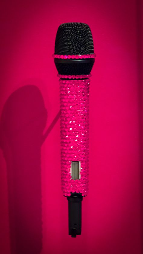 Hot Pink Microphone, Sparkly Microphone, Taylor Swift Microphone, Rhinestone Microphone, Kunci Ukulele, Rode Microphone, Music Mic, Taylor Swift Red Tour, Music Supplies