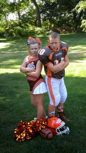 Sibling Football Cheer Cheer Photo Ideas, Football Players Pictures, Cheerleading Poses, Cheer Photo, Cheerleading Hair, Cheer Photography, Football Poses, Cheerleading Photos, Sibling Pictures