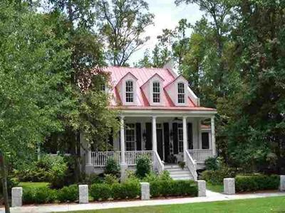 Small Southern Homes, Lowcountry Architecture, Landscape Curbing, Cabin Exterior, Front Porch Design, Beaufort Sc, Roof Colors, Southern Homes, Coastal Town