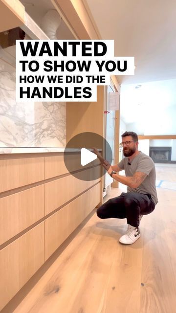 Vince The Kitchen Guy on Instagram: "Look ma, no handles! Here we take a look at a custom cabinet install we are wrapping up. This was a fun one to do because it has no handles in the kitchen. It’s a lot of work, but it can be done and if that’s the look, you’re going, for this is a great way to achieve it. The white oak is heavenly:) #kitchendesigntips #kitchendesigner #vincethekitchenguy #customcabinets #interiordesign #kitchencabinets #interiordesigner #diytips #kitchenmakeover #customkitchen #kitchenhardware #nohandles" Kitchen Design No Handles, Kitchen Cabinets Profile Handles, Kitchen Cabinets With No Hardware, Kitchen No Handles Cabinets, No Hardware Cabinets, Inside Kitchen Cabinets Makeover, No Handles Kitchen Cabinets, White Oak Cabinet Hardware, No Hardware Kitchen Cabinets