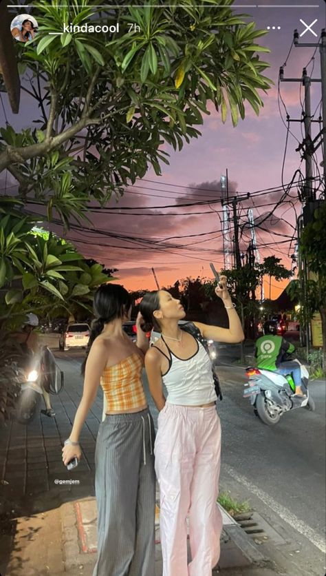 @__kindacool and @gemjem on instagram Vietnam Outfit, Bangkok Outfit, Philippines Outfit, Thailand Outfit, Thailand Photos, Aesthetic Fits, Gal Pal, Cool Poses, Poses For Photos