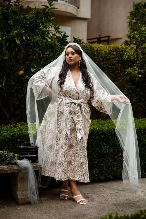 12 MAGICAL Non-Traditional Plus Size Wedding Dress Ideas You'll LOVE!! You can *definitely* find a gorgeous non-traditional wedding dress at a larger store, but working 1:1 designer is SO FUN #PlusSizeBridal #PlusSizeWeddingDress #NonTraditionalPlusSizeBride #PlusSizeBridal Non Traditional Wedding Dress Plus Size, Wedding Dresses Xl, Non White Wedding Dresses, Nature Wedding Dress, Dresses For Apple Shape, Nontraditional Wedding Dress, Non Traditional Wedding, Plus Size Wedding Dress, Plus Size Brides