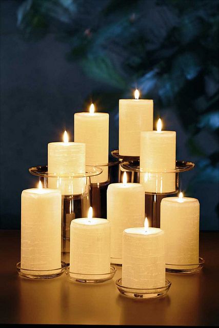 candles Devine Light, Velas Candles, Candle Lite, Pretty Candle, Candle In The Wind, Romantic Candles, Candle Glow, Single Candle, Candle Displays