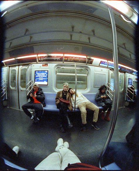 People On Train Photography, Mta Subway Aesthetic, Nyc In The 90s, New York Subway Photography, Subway Pictures Aesthetic, 90s Life Aesthetic, Nyc Brooklyn Aesthetic, 2000s New York Aesthetic, Subway Photoshoot Aesthetic