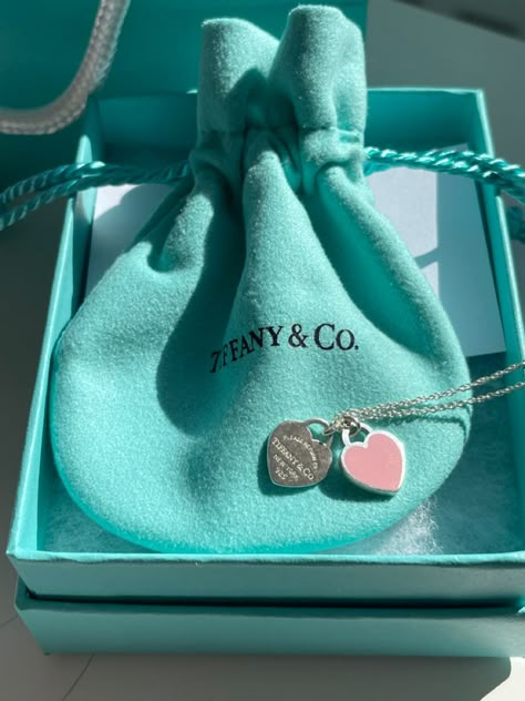 Tiffinays Necklace, Return To Tiffany Necklace Aesthetic, Tiffany And Co Return To Tiffany, Tiffany Return To Tiffany Necklace, Tiffany Co Necklace, Tiffany Pink Heart Necklace, Pink Tiffany Necklace, Tiffany And Co Necklace Heart, Tiffany And Co Aesthetic