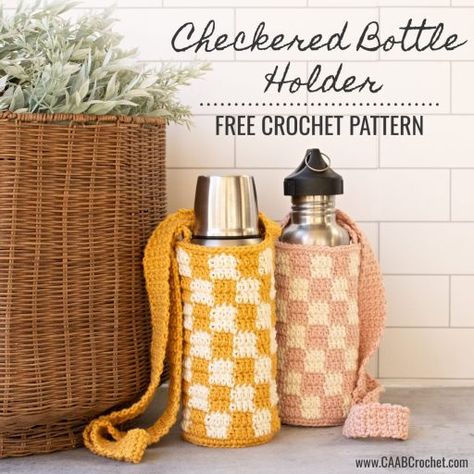 Water Bottle Carrier Crochet Pattern, Crocheted Checkered Bag, Bottle Bag Crochet Free Pattern, Crochet Bottle Bag Free Pattern, Crochet Bottle Holder Pattern, Free Bag Crochet Patterns, Free Crochet Pattern Bag, Bottle Crochet Bag, Bags Crochet Pattern Free