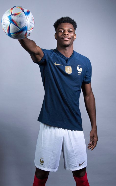 Media Day Poses Soccer Men, Soccer Media Day, Media Day Poses, France National Football Team, Soccer Photos, Soccer Poses, Black Manta, France Football, Real Madrid Wallpapers