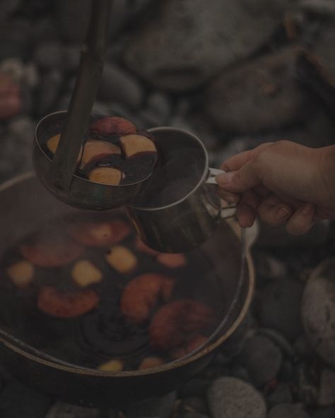 Campfire Cooking Aesthetic, Outdoor Cooking Aesthetic, Stew Aesthetic, Fall Camping Aesthetic, Nap Aesthetic, Zombie Core, Campfire Aesthetic, Dark Academia Summer, Apocalyptic Aesthetic