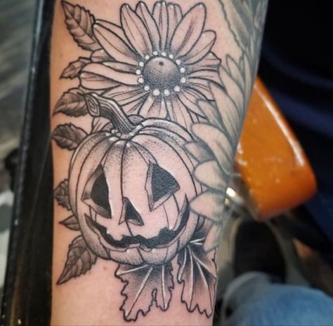 Fall Sunflower Tattoo, Ghost With Sunflower Tattoo, Pumpkin And Sunflower Tattoo, Sunflower Pumpkin Tattoo, Pumpkin Tattoo Designs, Flower Halloween Tattoo, Pumpkin Tattoos, Jack O Lantern Tattoo, Sunflower Halloween Tattoo