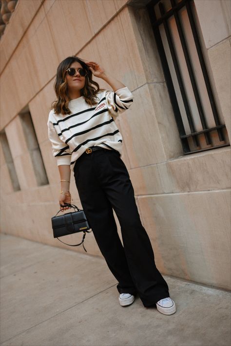 Trousers And Sneakers Outfit, Black Trousers Outfit Casual, Trousers With Sneakers, Winter Fashion Chic, Trousers Outfit Casual, Black Trousers Outfit, Wide Leg Trousers Outfit, Women's Winter Fashion, Wide Leg Pants Outfit