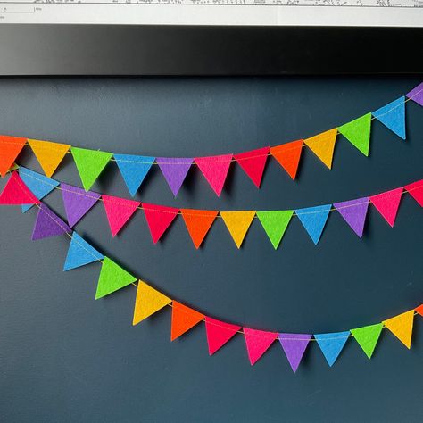 Colourful Decorations Party, Birthday Decoration Rainbow, Triangle Decor, Rainbow Birthday Decorations, Colorful Party Decorations, Homemade Party Decorations, Festival Tent, Triangle Bunting, Handmade Bunting