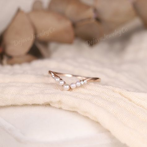 Unique Pearl Wedding Band Women Rose Gold Moissanite Pearl Curved Engagement Ring Promise Matching Stacking Band June Birthstone Jewelry ✦ Handmade, high-quality item ✦ Material: SOLID 14K/18K GOLD ( can be made in yellow/white/rose gold ) ✦Stones: Pearl & Moissanite ✦Moissanite weight: about 0.028ct ✦Moissanite Color: DEF Color ✦Shaped: Round ✦ Band Width: Around 1.6mm LET'S CONNECT Email us - dejavujewelry@outlook.com Feel free to contact me for any questions.:) PRODUCTION We are jewelry artis Pearl Promise Rings For Her, Pearl Ring Wedding Band, Pearl Wedding Band With Diamond Engagement Ring, Pearl Engagement Ring White Gold, Pearl Wedding Band Stack, Pearl Curved Wedding Band, Simple Pearl Engagement Ring, Pearl Wedding Band With Diamond Ring, Pearl Band Ring