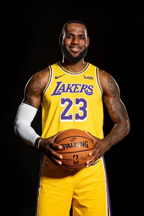 Lebron James Pictures, Westbrook Wallpapers, Basketball Lebron James, Lebron James Michael Jordan, Lebron James Poster, James Lebron, Lebron James Wallpapers, Lebron James Basketball, Nba Lebron James