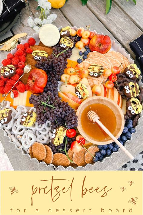 Honey-Themed Dessert Board with Pretzel Bees. Create a whimsical and delicious dessert board with sweet fruits, snacks and adorable pretzel bees. Honey Themed Charcuterie Board, Honey Bee Charcuterie Board, Honey Themed Food, Bee Charcuterie Board, Fall Bruschetta, Bruschetta Party, Bee Themed Food, Fresh Bruschetta, Yogurt Pretzels