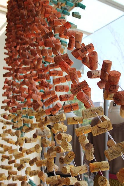 Wine Store Design, Anthropologie Display, Wine Cork Projects, Wine Cork Art, Junk Yard, Garland Diy, Wine Craft, Cork Art, Wine Cork Crafts