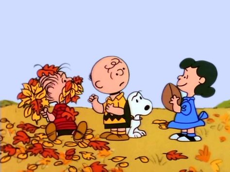 Autumn ~ Peanuts Thanksgiving Snoopy, Peanuts Thanksgiving, Charlie Brown Y Snoopy, Charlie Brown Wallpaper, Peanuts Wallpaper, It's The Great Pumpkin Charlie Brown, Charlie Brown Thanksgiving, Ber Months, Great Pumpkin Charlie Brown