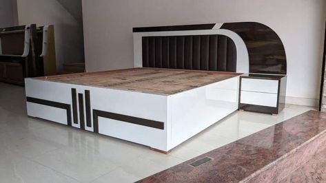 Palang Bed Design, New Design Bed, टीवी यूनिट, Bedroom Set Designs, Bed Designs With Storage, Simple Bed Designs, Bed Back Design, Box Bed Design, Bedroom Built In Wardrobe