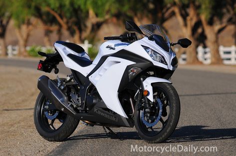 2013 Ninja 300.... The boyfriend picked it out just for me! Kawasaki Ninja 300 Black, Motos Kawasaki, Kawasaki Motor, Kawasaki Bikes, White Motorcycle, Custom Sport Bikes, Ninja 300, Motorcycle Pictures, Kawasaki Motorcycles