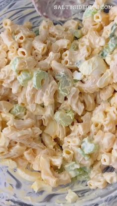 Passover Plates, Old Fashioned Macaroni Salad, Homemade Macaroni Salad, Salad Party, Chicken Macaroni Salad, Cucumber Salads, Easy Macaroni Salad, Classic Macaroni Salad, Cold Pasta Salad Recipes