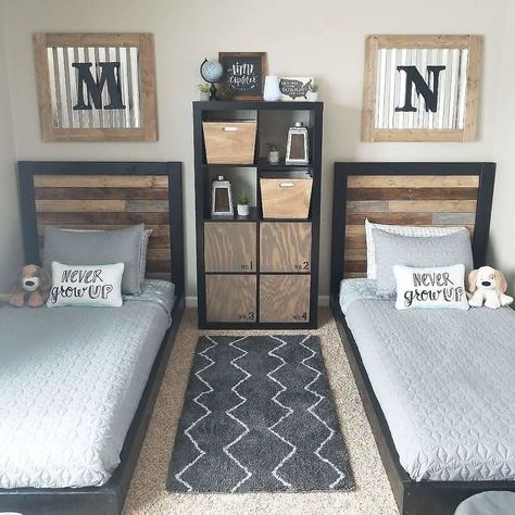 Looking for an easy modern farmhouse headboard? You can build this platform bed and headboard for $65 and no special tools. You can also customize the colors to match your home.    When our twin boys started crawling out of their cribs, we knew it was time to move them into big boy beds. We wanted them to be relatively low to the ground for safety.  After searching a multitude of stores and not finding what we wanted, we decided to build our own.  Materials Needed for the Platform Bed… 2 Twin Beds Boys, 2 Twin Beds In One Room Kids, Kids Twin Bed Ideas, 2 Beds In One Room Ideas Teenagers, Bedroom For 2 Boys, Modern Farmhouse Headboard, Boys Room Shared, Diy Twin Headboard, Boy Beds