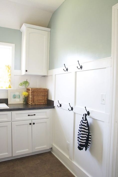 board and batten how-to Laundry Room Redo, Laundry Room/mud Room, Laundry Room Bathroom, Laundry Room Inspiration, Laundry Room Remodel, Laundry Mud Room, Room Redo, Laundry Room Makeover, Board And Batten