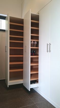 Shoe Storage Design, Garderobe Design, Vstupná Hala, Hiasan Dalaman Rumah, Design Ložnic, Bedroom Closet Design, غرفة ملابس, Hus Inspiration, Room Closet