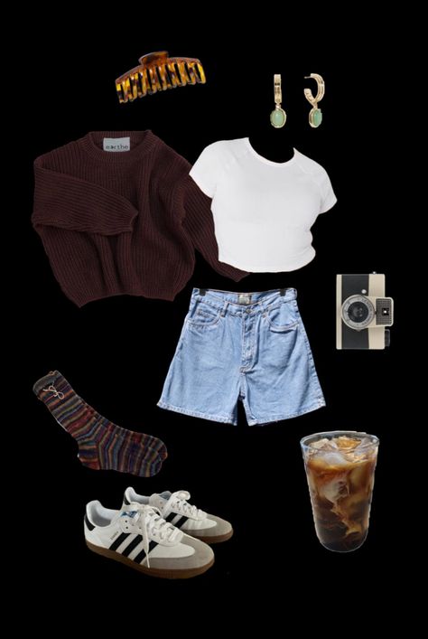 Black Shorts Outfit Fall, Bookseller Outfit, Bookstore Outfit Aesthetic, Movie Theater Outfits, Movie Theater Outfit, Theater Outfit, Theatre Outfit, Dream Outfits, Smosh