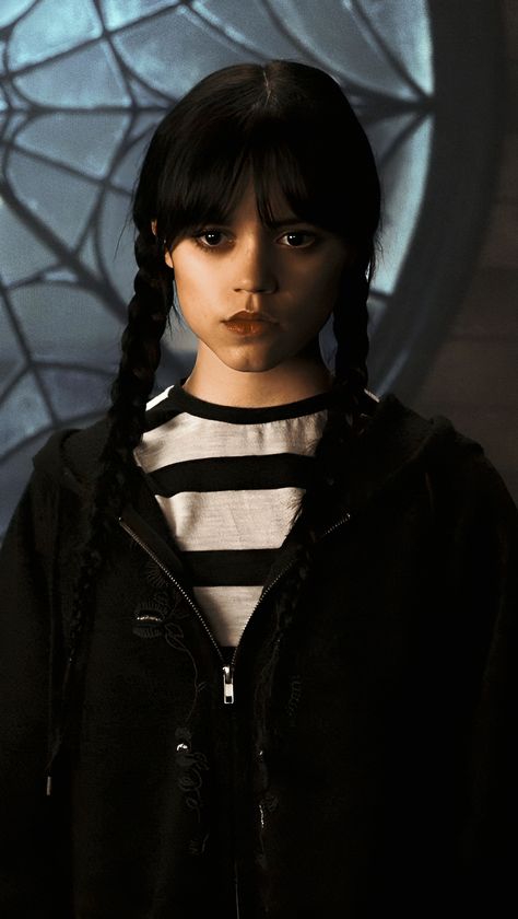 Wensday Adam, Wednesday Series Wallpaper, Wensday Adams, Fall Wallpaper Tumblr, Ted Cassidy, Wednesday Series, Addams Familie, Wednesday Addams Costume, Series Wallpaper