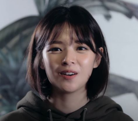 Short Hairstyle With Bangs Korean, Bob Hairstyles With Bangs Asian, Haircuts Above Shoulder, Short Hair With Bangs For Square Face, Asian Bangs Short Hair, Wispy Curtain Bangs Short Hair Round Face, Asian Bob With Bangs, Short Hair With Bangs Korean, Cute Bangs Haircut