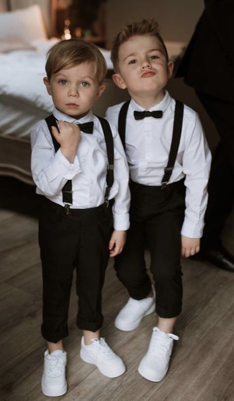 Kids Wedding Dress Boy, Boys Outfits For Wedding, Boys Wedding Guest Outfit, Wedding Kids Outfits, Page Boys Wedding Outfits, Wedding Outfit For Boys Kids, Ringbearers Outfits, Boy Church Outfit, Ring Boy Wedding