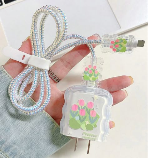 Heart Airpods, Case Iphone Couple, Diy Wall Hanging Yarn, Cute Airpods Case, Apple Watch Hacks, Charger Cover, Airpods Pro 2 Case, Watches Women Simple, Ipad Charger