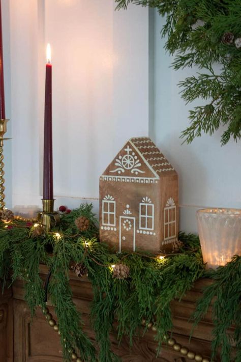 Gingerbread House Mantle Decor, Gingerbread Mantel Ideas, Gingerbread Mantle, Christmas Mantel Ideas, Noel Decor, Mantel Ideas, Christmas Cricut, Christmas Mantel, Christmas Kitchen Decor