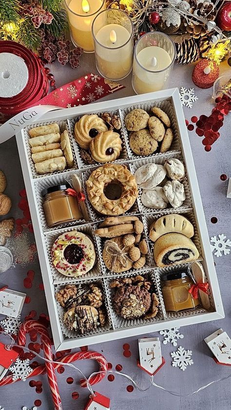 بيتي فور, Christmas Cookie Boxes, Cookie Gift Boxes, Christmas Cookies Packaging, Christmas Cookie Box, Christmas Gift Hampers, Christmas Cookies Gift, Cookie Gift Box, Cookie Boxes