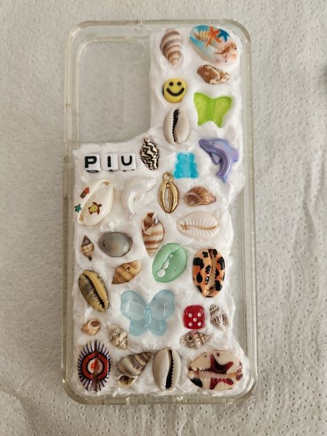 DIY 3D phone case shells beads Caulk Phone Case, Seashell Phone Case, Mosaic Phone Case, Seashell Display, Summer Phone Cases, 3d Phone Cases, Diy Iphone Case, Shell Crafts Diy, Pretty Phone Cases