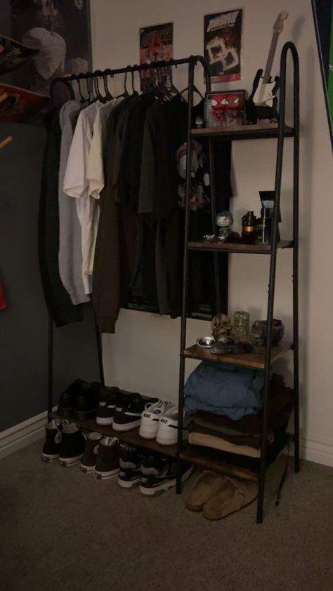 Guys Room Aesthetic Retro, Shoe Fanatic Room, Guy Room Inspo Aesthetic, Aesthetic Room For Men, Skater Aesthetic Bedroom, Spiderman Room Ideas Aesthetic, Aesthetic Room Decor Men, Tomboy Room Aesthetic, Skateboard Room Aesthetic