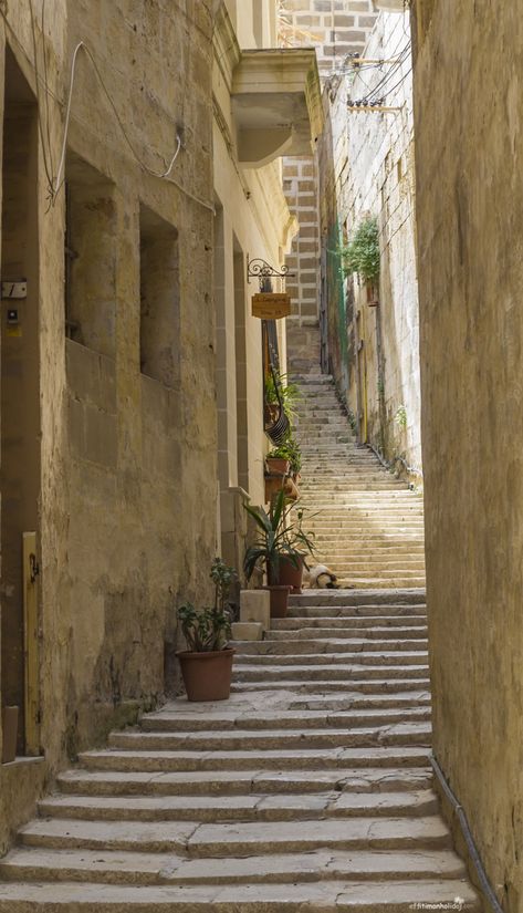 Narrow streets in Senglea, Malta Malta History, Malta Beaches, Malta Valletta, Malta Island, Malta Travel, Europe On A Budget, Mediterranean Cruise, Perfect Itinerary, Europe Vacation