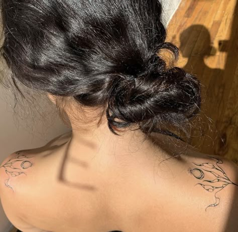 Shoulder Tattoos Symmetrical, Symmetrical Shoulder Tattoos For Women, Shoulder Band Tattoo, Shoulder Fine Line Tattoo, Shoulder Line Tattoo, Matching Shoulder Tattoos, Symmetrical Shoulder Tattoo, Symetric Tattoo, Tat Placement