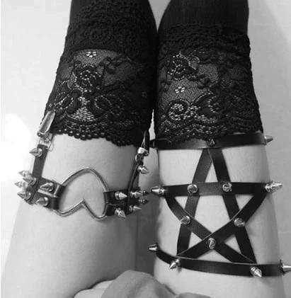 Leg Choker, Pentagram Harness, Thigh Harness, Harness Fashion, Leg Harness, Goth Accessories, Leg Garter, Leather Harness, Alt Fashion