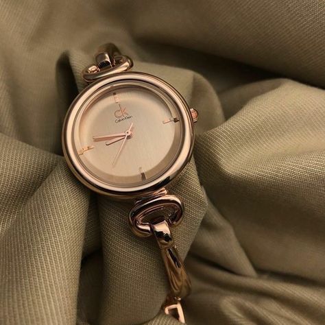 Feminine Watches Classy, Watch Women's Classy, Designer Watches Women, Trendy Watches Women, Classy Womens Watches, Trendy Watches Women Fashion, Elegant Watches Women, Female Watches, Cartier Watches Women