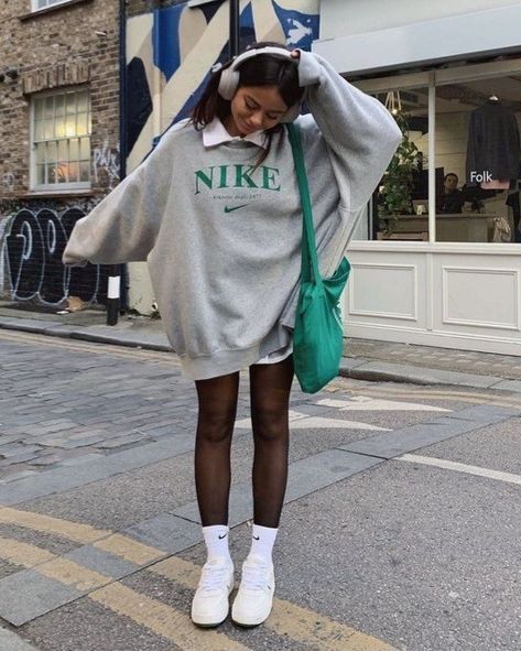 White Socks Outfit Sneakers Women, Black Tights And Sneakers Outfit, Oversized Sweater With Tights, Black Tights White Sneakers, Leggings White Socks Outfit, Tights Sneakers Outfit, Scrunchy Socks Outfit, Sport Socks Outfit, Tattooed Outfits