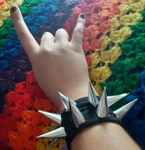 Freaks Only on Tumblr Diy Monster Can Spikes, Diy Spikes Clothes, Diy Punk Spikes, Alt Patches Ideas, How To Make Spikes Out Of Cans, Diy Spikes From Cans, Liberty Spikes Tutorial, Diy Punk Accessories, Alt Accessories Diy