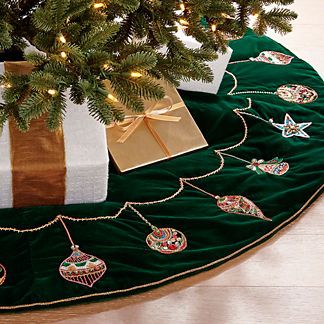 Etsy Christmas Decor, Winter Apartment, Velvet Tree Skirt, Skirts Diy, Velvet Tree, Embroidered Ornaments, Christmas Tree Skirts Patterns, Xmas Tree Skirts, Christmas Tree Skirts