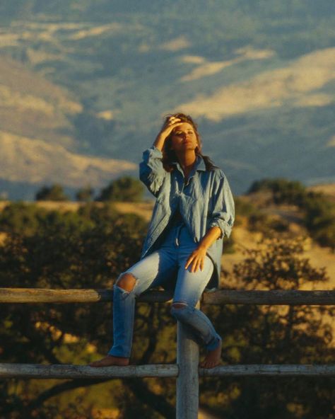 90s Cowgirl Fashion, Americana Aesthetic Fashion, Denim Photoshoot, Americana Aesthetic, 90s Country, Southern Outfits, Charlotte Gainsbourg, Claudia Cardinale, Country Fashion Women