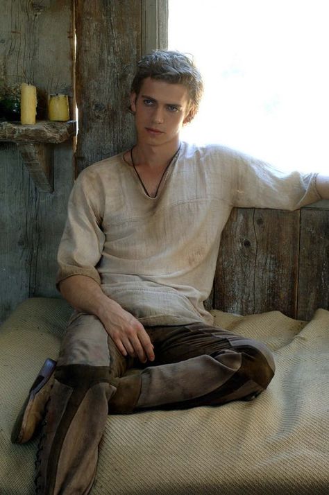 Dunia Disney, Anakin Vader, Star Wars Anakin, Between Two Worlds, Hayden Christensen, Story Characters, Anakin Skywalker, High Fantasy, Story Inspiration