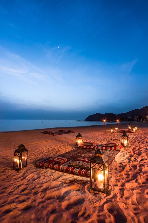 Timur Tengah, Beach Dinner, Beach At Night, Morocco Travel, Romantic Places, Beautiful Places To Travel, Travel Aesthetic, Marrakech, Beautiful Nature