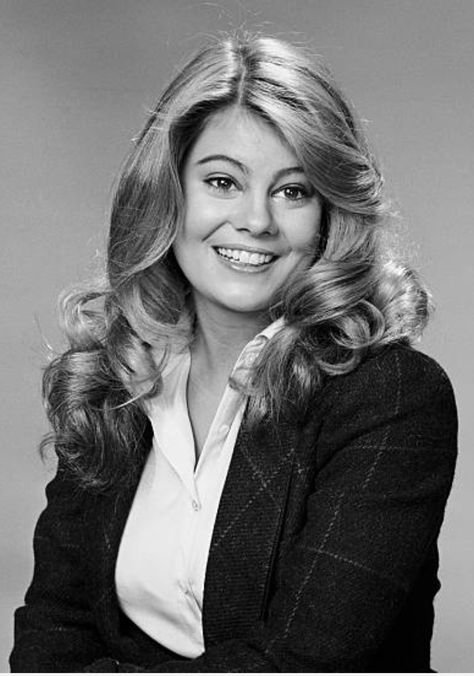 Happy birthday to Lisa Whelchel. She turned 56 on 5/29/2019. Happy Birthday Nancy, Lisa Whelchel, Jennifer Connelly Young, Kelly Lebrock, Holly Marie Combs, Valerie Bertinelli, Classic Actresses, Jennifer Connelly, Young And Beautiful