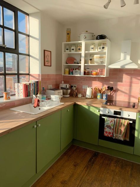 Green Kitchen Paint Colors, Green Kitchen Wallpaper, Kitchen Island Green, Kitchen Cabinets Green, Green Kitchen Paint, Green Kitchen Aesthetic, Green Kitchen Inspiration, Green Kitchen Walls, Green Kitchen Island