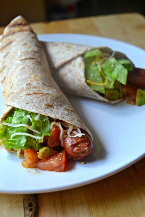 If you love Tex-Mex and grilling, you have to try this recipe for Tex-Mex Burrito Hot Dogs. It's amazing! Dog Burrito, Mexican Hot Dogs, Grilling Hot Dogs, Burritos Recipe, Avocado Salsa, Burgers Sandwiches, Mexican Dishes, Cheap Meals, Tex Mex