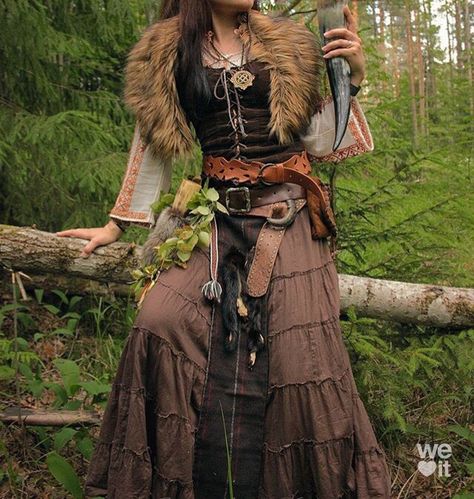 Viking Party, Viking Aesthetic, Ren Faire Outfits, Viking Garb, Ren Faire Costume, Medieval Festival, Magical Dress, Fair Outfits, Viking Women