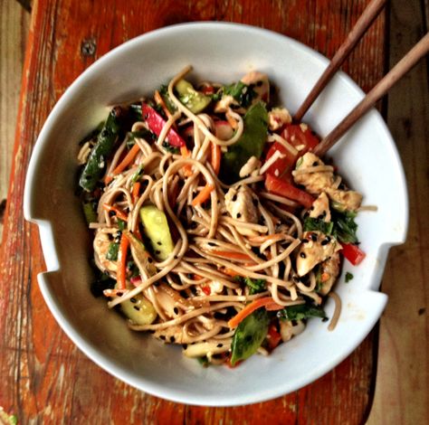 Spicy Soba Noodles, Low Fodmap Recipe, Soba Noodles Recipe, Fodmap Lunch, Fodmap Meal Plan, Yummy Noodles, Low Fodmap Diet Recipes, Asian Chicken Salads, Fodmap Diet Recipes